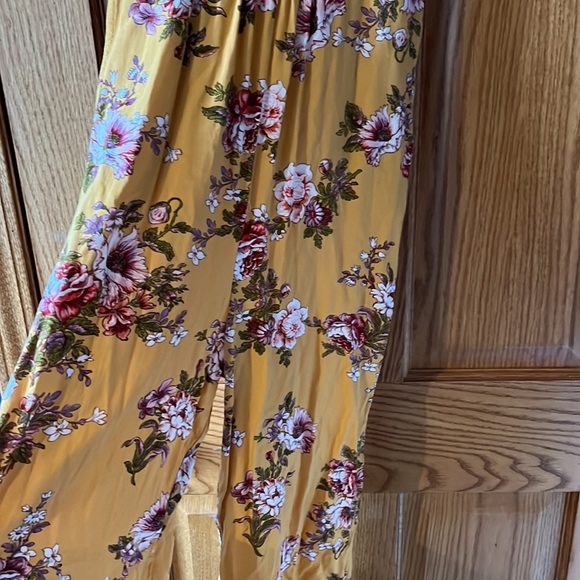 Mustard yellow floral jumpsuit with pockets - Picture 2 of 6